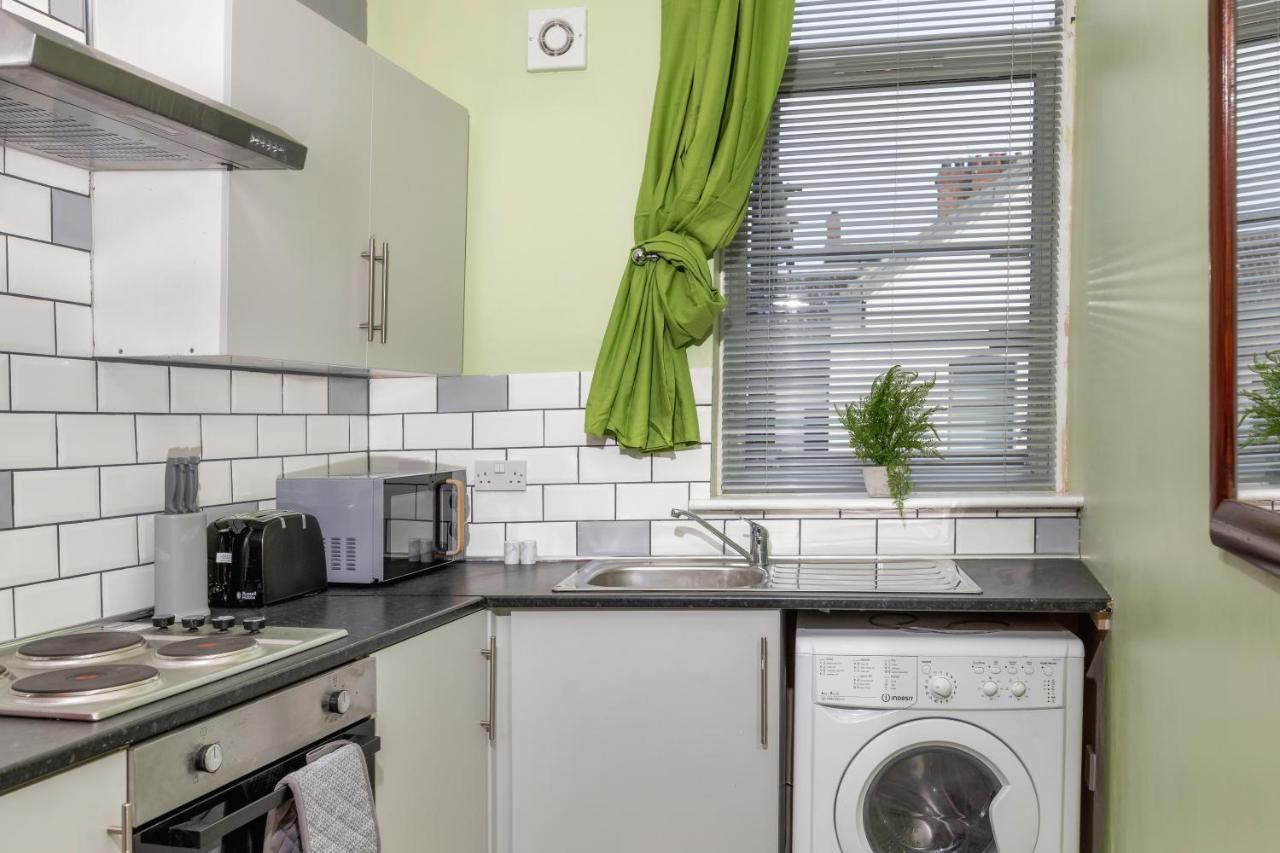 Stockton Town Centre Studio Apartments Free Parking And Wi-Fi Exterior photo