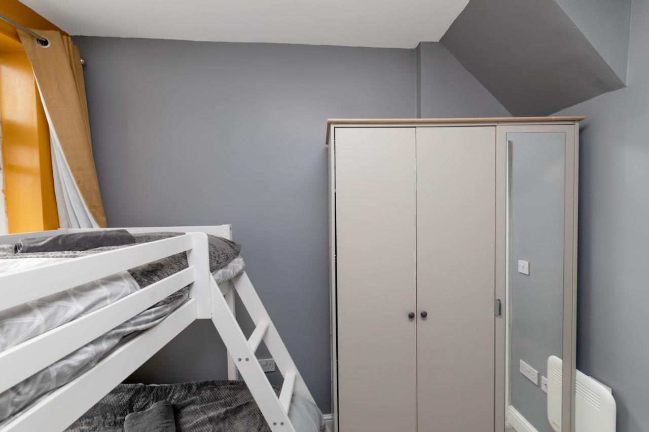 Stockton Town Centre Studio Apartments Free Parking And Wi-Fi Exterior photo